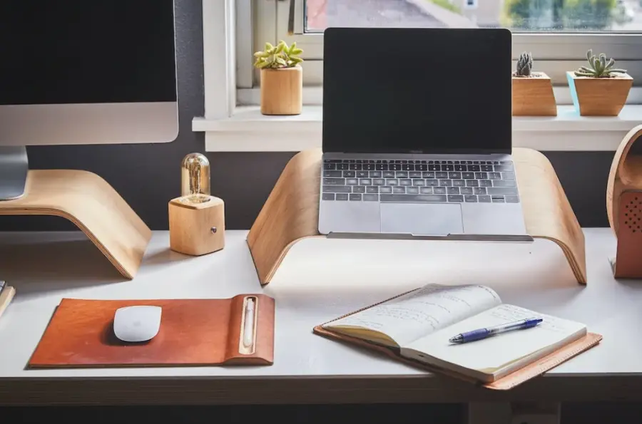 Acquistare arredi online conviene? Ecco i pro e i contro