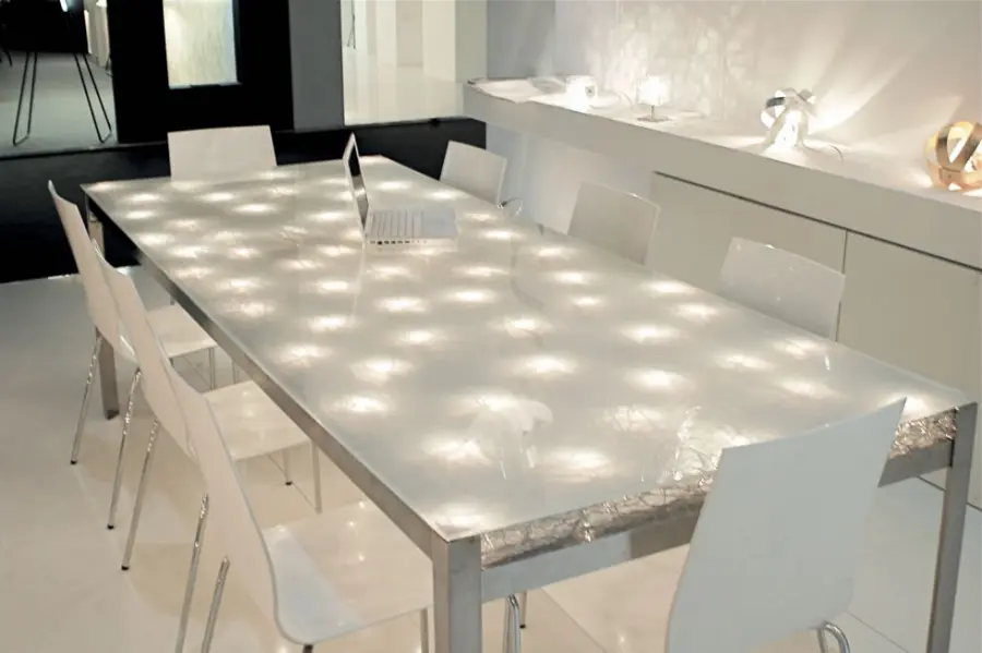 Come costruire un tavolo LED fai da te