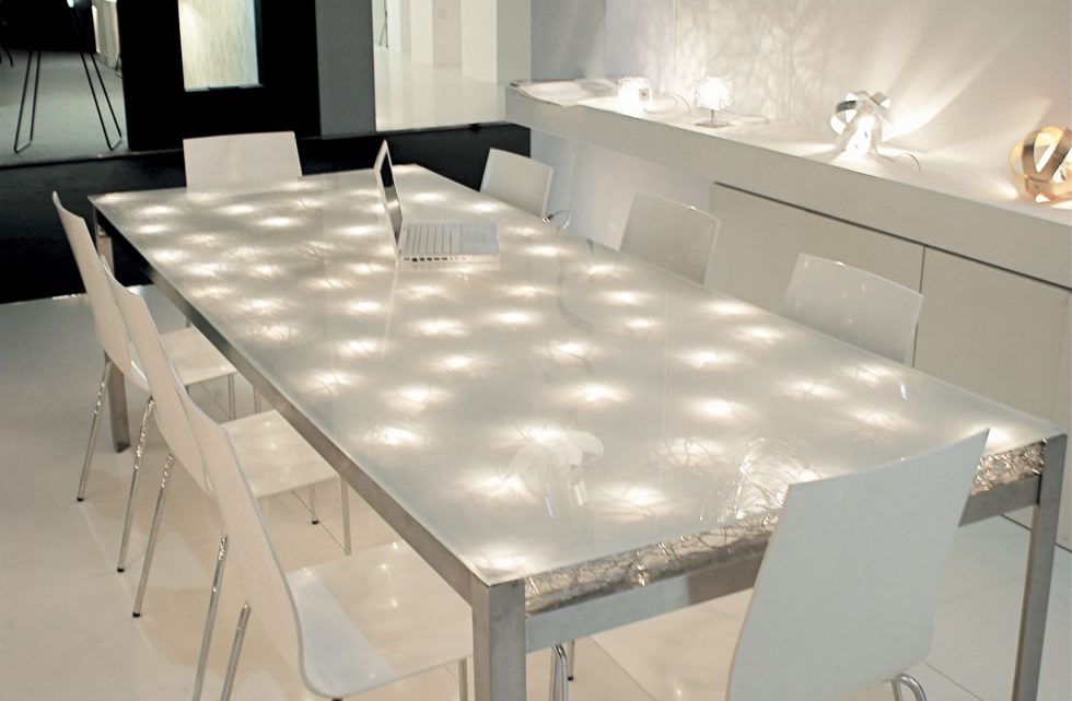 Come costruire un tavolo LED fai da te